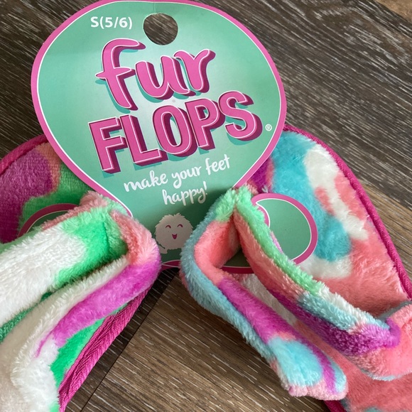 Fur Flops - Picture 4 of 6